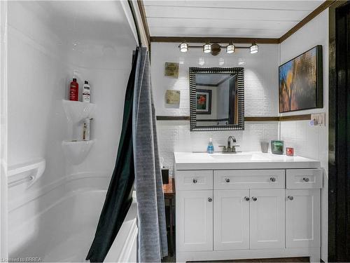 31 Fowke Lake Road, Lount, ON - Indoor Photo Showing Bathroom