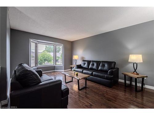 577 Grey Street, Brantford, ON - Indoor Photo Showing Living Room