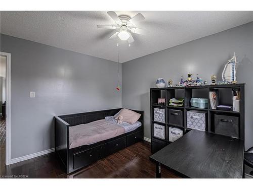 577 Grey Street, Brantford, ON - Indoor Photo Showing Bedroom