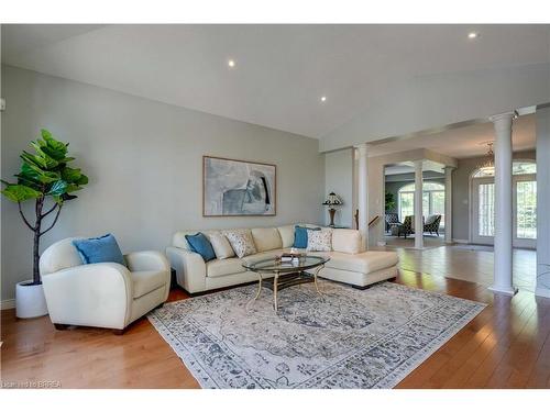 95 St George Road, Paris, ON - Indoor Photo Showing Living Room