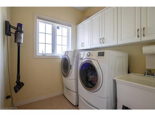 95 St George Road, Paris, ON - Indoor Photo Showing Laundry Room