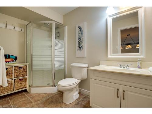 95 St George Road, Paris, ON - Indoor Photo Showing Bathroom