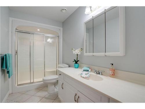 95 St George Road, Paris, ON - Indoor Photo Showing Bathroom