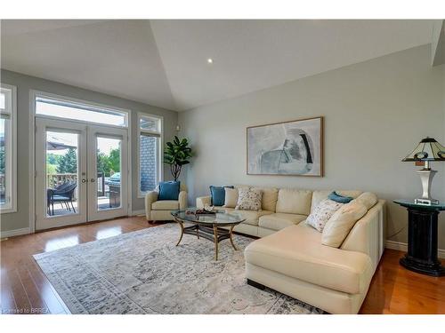 95 St George Road, Paris, ON - Indoor Photo Showing Living Room