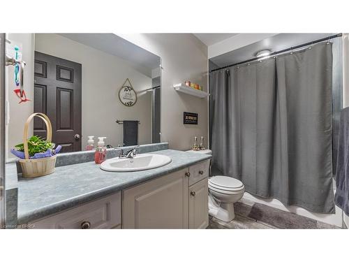 45 Brewster Way, Brantford, ON - Indoor Photo Showing Bathroom