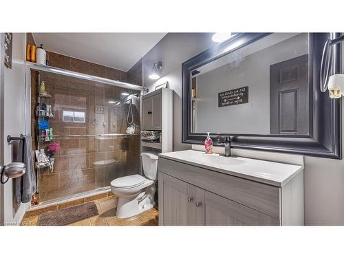 45 Brewster Way, Brantford, ON - Indoor Photo Showing Bathroom