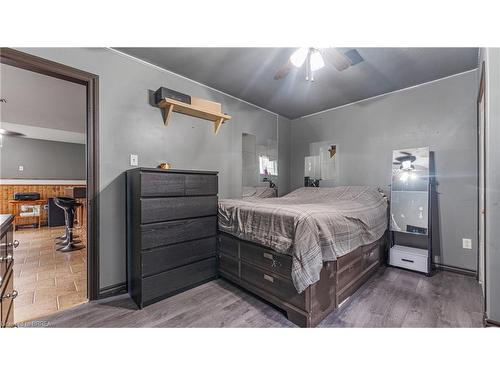 45 Brewster Way, Brantford, ON - Indoor Photo Showing Bedroom