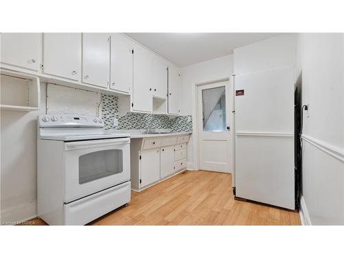 125 Campbell Avenue, Hamilton, ON - Indoor Photo Showing Kitchen