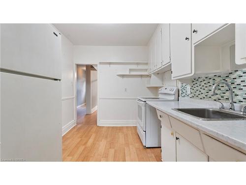 125 Campbell Avenue, Hamilton, ON - Indoor Photo Showing Kitchen