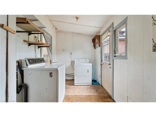 125 Campbell Avenue, Hamilton, ON - Indoor Photo Showing Laundry Room