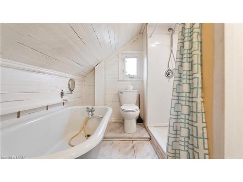 125 Campbell Avenue, Hamilton, ON - Indoor Photo Showing Bathroom