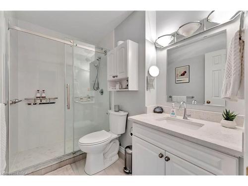 328-36 Hayhurst Road, Brantford, ON - Indoor Photo Showing Bathroom