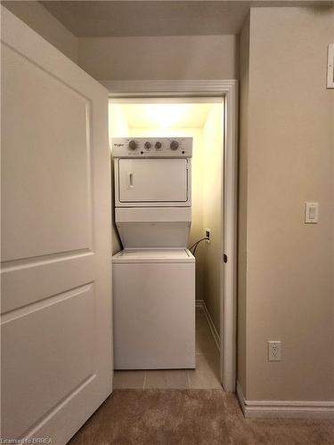 21-620 Colborne Street W, Brantford, ON - Indoor Photo Showing Laundry Room