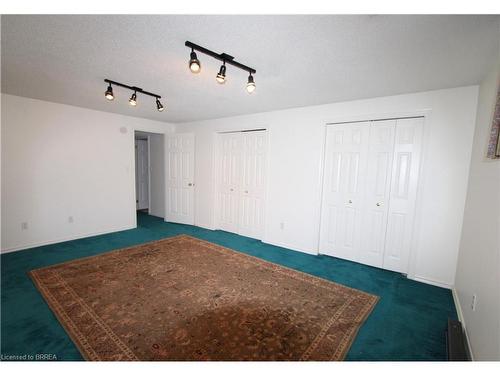 17-20 Courtland Drive, Brantford, ON - Indoor Photo Showing Other Room