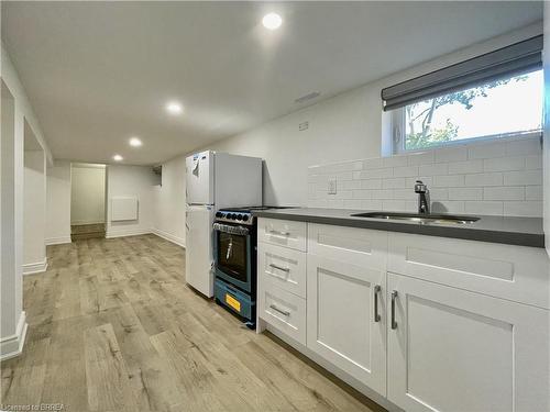 1 Edward Street, Hamilton, ON - Indoor Photo Showing Kitchen