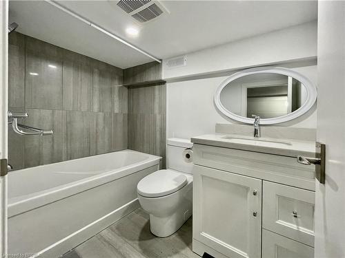 1 Edward Street, Hamilton, ON - Indoor Photo Showing Bathroom