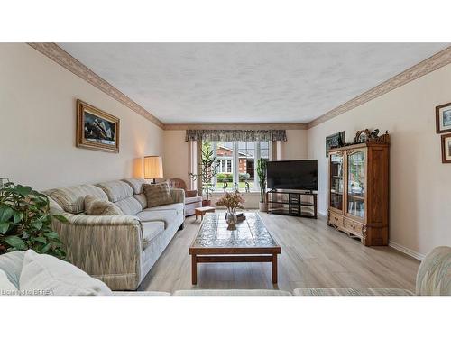 23-570 West Street, Brantford, ON - Indoor Photo Showing Living Room