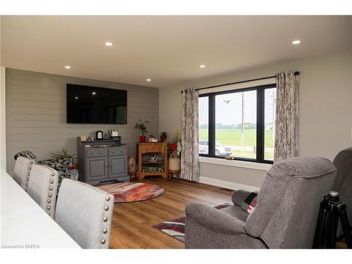 41 Seventh Conc Road, Burford, ON - Indoor Photo Showing Living Room