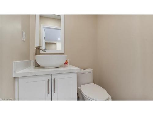 33 Highland Avenue, Hamilton, ON - Indoor Photo Showing Bathroom