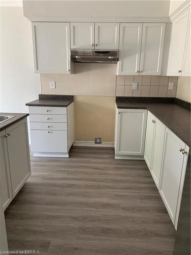 7 Hollinrake Avenue, Brantford, ON - Indoor Photo Showing Kitchen