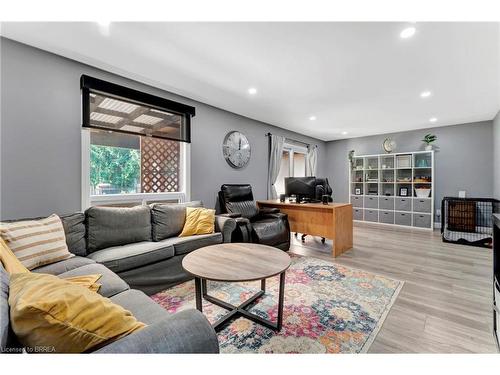 46 Glendale Road, Brantford, ON - Indoor Photo Showing Living Room