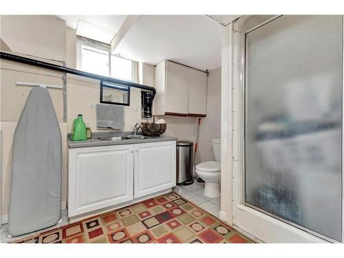 46 Glendale Road, Brantford, ON - Indoor Photo Showing Bathroom