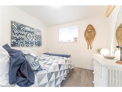 9296 Beachwood Road, Collingwood, ON - Indoor Photo Showing Bedroom