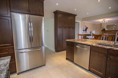 15 Pinto Court, Brantford, ON - Indoor Photo Showing Kitchen