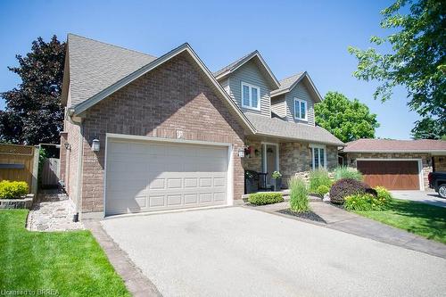 15 Pinto Court, Brantford, ON - Outdoor With Facade