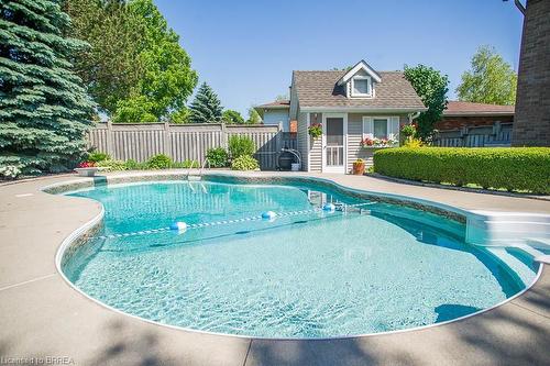 15 Pinto Court, Brantford, ON - Outdoor With In Ground Pool