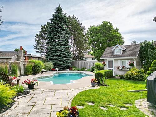 15 Pinto Court, Brantford, ON - Outdoor With In Ground Pool