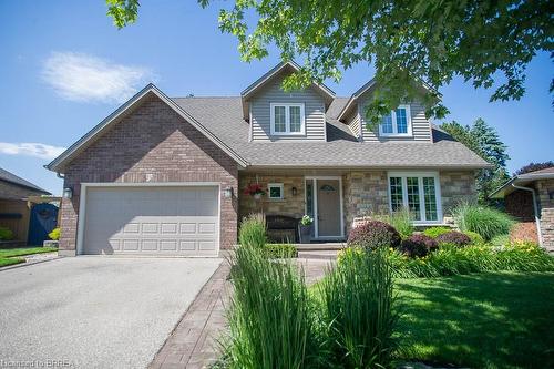 15 Pinto Court, Brantford, ON - Outdoor With Facade