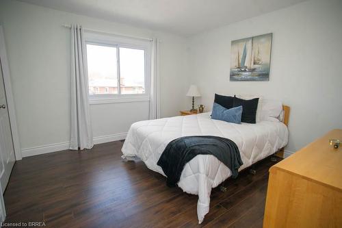 15 Pinto Court, Brantford, ON - Indoor Photo Showing Bedroom