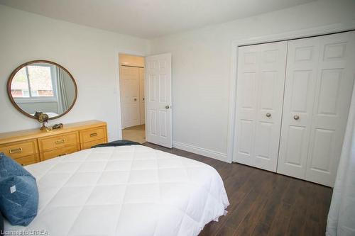 15 Pinto Court, Brantford, ON - Indoor Photo Showing Bedroom