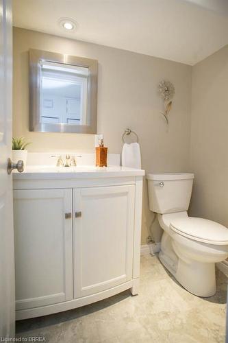 15 Pinto Court, Brantford, ON - Indoor Photo Showing Bathroom