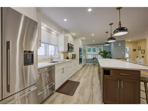 28 Blackfriar Lane, Brantford, ON - Indoor Photo Showing Kitchen With Upgraded Kitchen