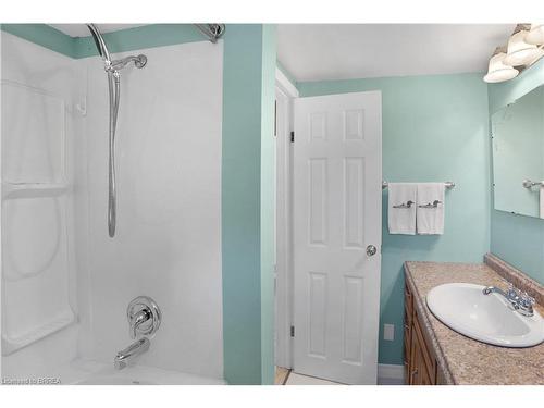 391 Pine Drive, Bancroft, ON - Indoor Photo Showing Bathroom