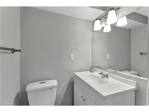 157 Fielding Crescent, Hamilton, ON - Indoor Photo Showing Bathroom