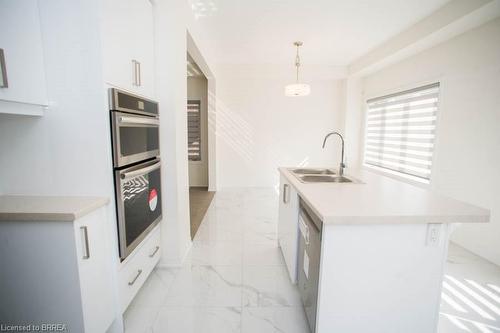 26 Wakeling Drive, Brantford, ON - Indoor Photo Showing Kitchen With Double Sink With Upgraded Kitchen