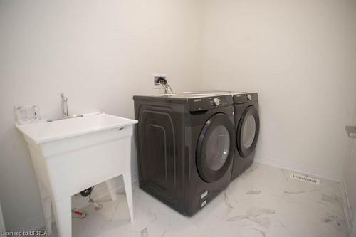 26 Wakeling Drive, Brantford, ON - Indoor Photo Showing Laundry Room