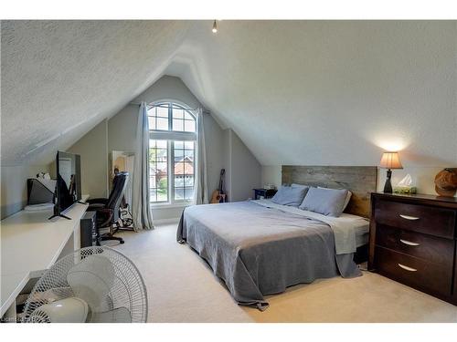 36 Varley Crescent, Brantford, ON - Indoor Photo Showing Bedroom