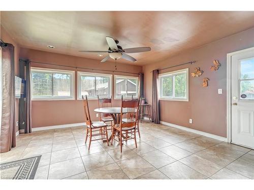 49 Wiltshire Drive, Brantford, ON - Indoor Photo Showing Dining Room