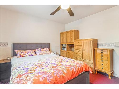 49 Wiltshire Drive, Brantford, ON - Indoor Photo Showing Bedroom