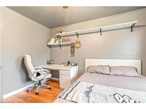 49 Wiltshire Drive, Brantford, ON - Indoor Photo Showing Bedroom