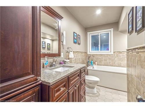 49 Wiltshire Drive, Brantford, ON - Indoor Photo Showing Bathroom