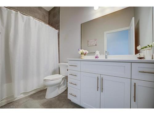 115-1878 Gordon Street, Guelph, ON - Indoor Photo Showing Bathroom