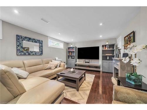 2086 Hixon Street, Oakville, ON - Indoor Photo Showing Living Room