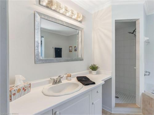 4129 Pincay Oaks Lane, Burlington, ON - Indoor Photo Showing Bathroom