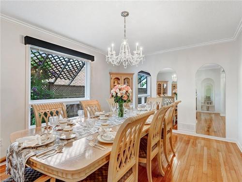 4129 Pincay Oaks Lane, Burlington, ON - Indoor Photo Showing Dining Room