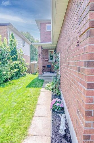 1370 Treeland Street, Burlington, ON - Outdoor With Exterior